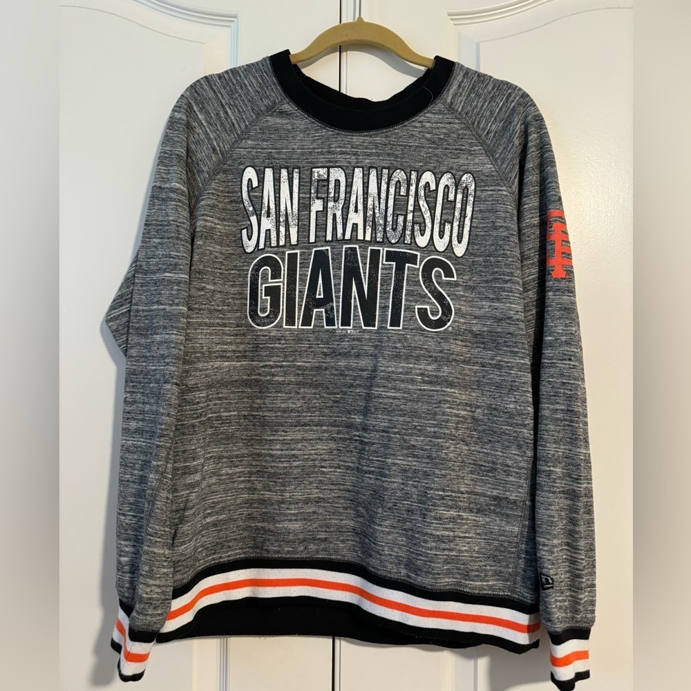 New Era San Francisco Giants Womens Sweatshirt Size large EUC 1090